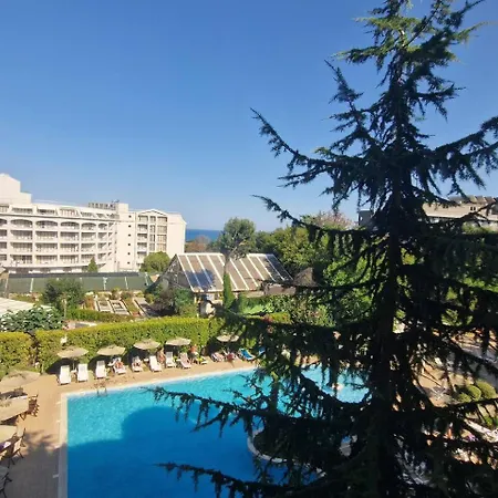 Апартаменти Poolside In Golden Sands